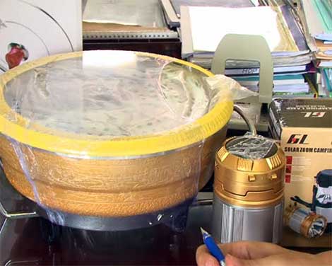 "Xông" vào trường học tiếp thị, bán chảo đa năng dỏm cho giáo viên