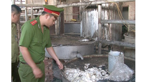 Thu giữ hơn 3 tấn mỡ bẩn