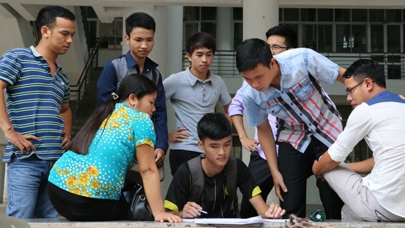 NV1 trước giờ G: Nháo nhào rút - nộp