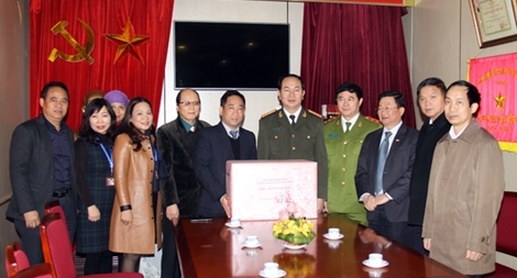 Bộ trưởng Trần Đại Quang dâng hương tưởng niệm Chủ tịch Hồ Chí Minh