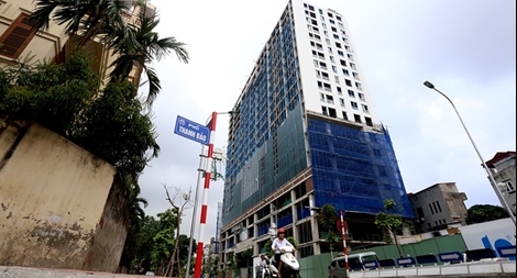 Sáng 6/3, cưỡng chế công trình sai phạm 8B Lê Trực