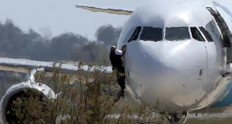 Không tặc khống chế máy bay Ai Cập đầu hàng