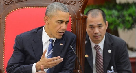 Phiên dịch của Tổng thống Mỹ là người đề xuất 2 câu Kiều 