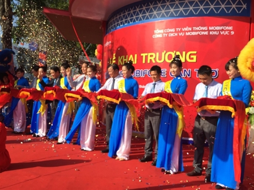 MobiFone khai trương cửa hàng bán lẻ đầu tiên tại ĐBSCL