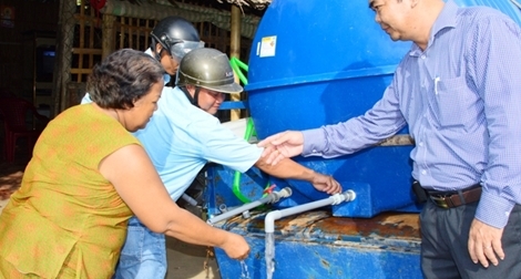 Cấp nước sạch miễn phí cho đồng bào Khmer
