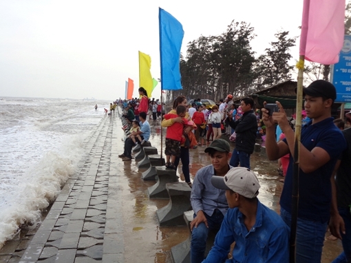 Hai ngày xảy ra 2 vụ tắm biển bị đuối nước