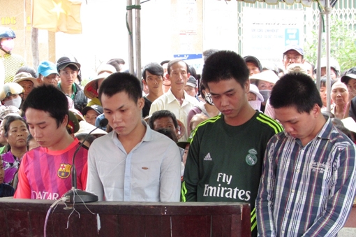 Lĩnh án tử hình vì phê ma túy chém người