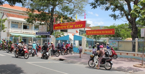 Phụ huynh hoang mang vì "nghi án bắt cóc học sinh tiểu học"