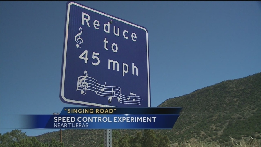 Con đường bánh xe lăn tới đâu thì ngân lên các bản nhạc tới đó