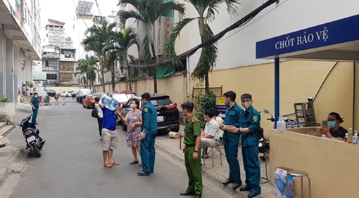 Phong toả chung cư nơi có bệnh nhân thứ 48 dương tính COVID-19
