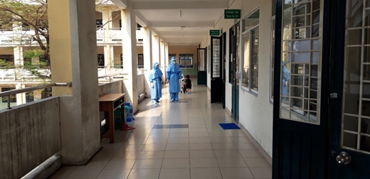 Vì sao có người phải cách ly trên 14 ngày?