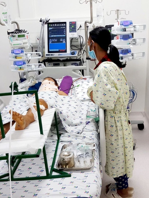 Hãy cứu giúp gia đình người mẹ ung thư có 2 con bị tai nạn giao thông