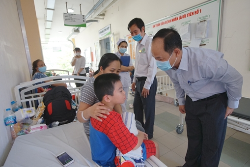 Trưởng phòng GD-ĐT nhận trách nhiệm vụ nhiều học sinh ngộ độc thực phẩm