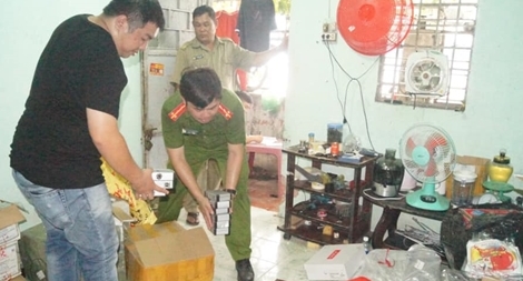 Điểm bán dụng cụ cờ bạc bịp tại phòng trọ