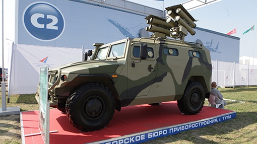 Nga khoe tên lửa khiến xe tăng M1A2 Abram của Mỹ run rẩy