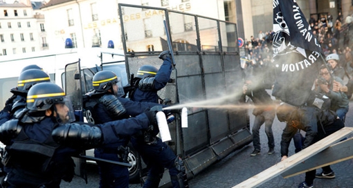 Bắt giữ 3 người biểu tình phản đối bầu cử ở Pháp