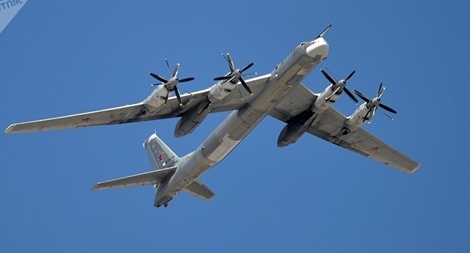 Lần đầu tiên máy bay xuất kích từ Nga mang siêu tên lửa diệt IS