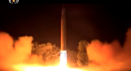 Donald Trump và Kim Jong un nói gì với nhau sau vụ thử tên lửa?