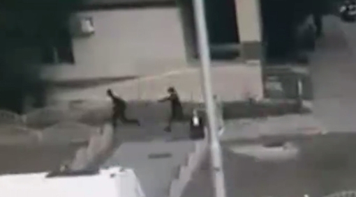 Video cảnh sát Nga bắn hạ kẻ dùng dao tấn công người dân ở Surgut