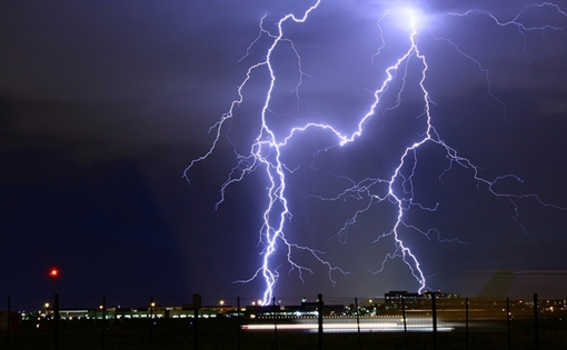 Sét đánh 15 người bị thương khi tham dự lễ hội âm nhạc ở Pháp