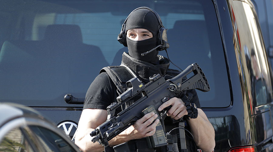 Cảnh sát Pháp phá âm mưu đánh bom 1 chung cư ở Paris