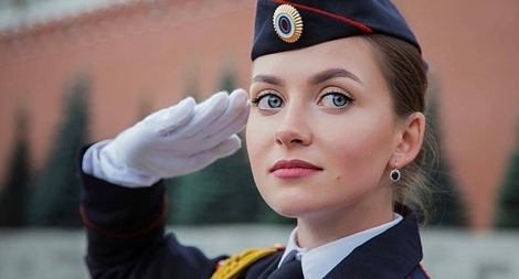 Ngơ ngẩn trước những “bông hồng thép” Cảnh sát Nga