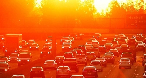 Nắng nóng như đổ lửa làm chết ít nhất 17 người