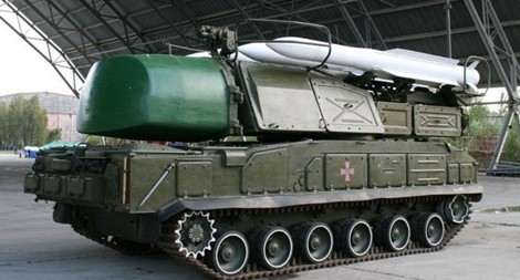 Hệ thống tên lửa BUK chống máy bay đâm vào tòa nhà văn phòng ở Kiev