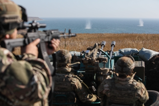 Ukraina rầm rộ tập trận quy mô lớn nhất lịch sử dọc bờ Biển Azov