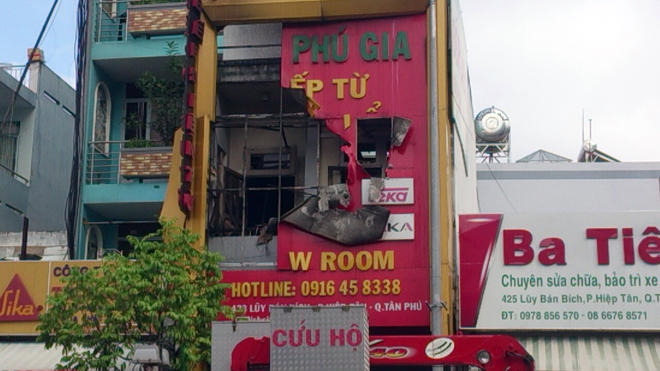 Cháy cửa hàng bếp từ, 4 người tử vong