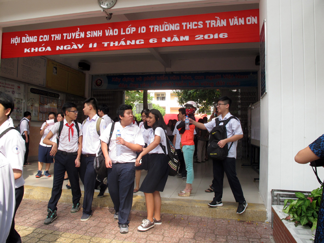 Thí sinh phấn khởi vì đề tiếng Anh vừa sức