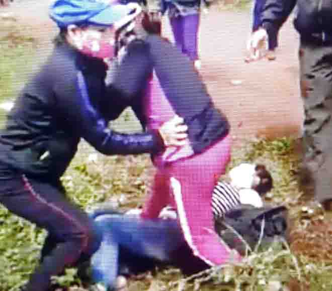 Kinh hoàng clip đánh ghen gây xôn xao cộng đồng mạng