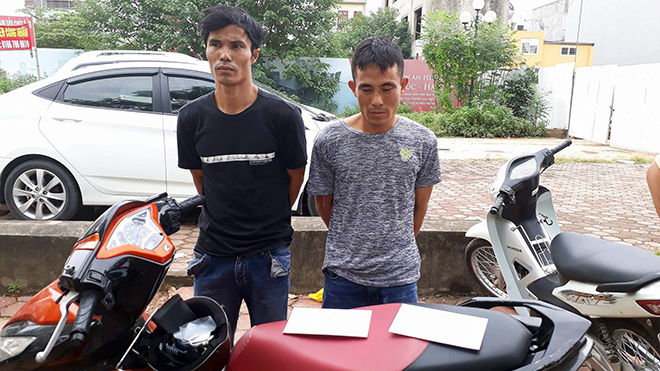 Giấu vũ khí vào ống bô xe máy không qua mắt được CSGT Công an Hà Nội