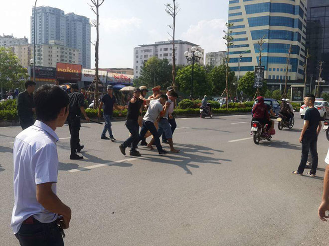  Cảnh sát 141 nhanh chóng tóm gọn đối tượng mang theo heroin bỏ chạy 