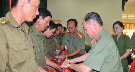 Ấm tình xuân trên quê hương Đồng Khởi anh hùng