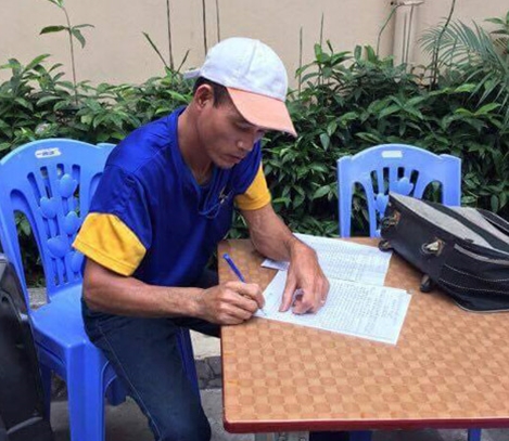 Tước bằng lái tài xế đi ngược chiều trên cầu vượt Nguyễn Chí Thanh