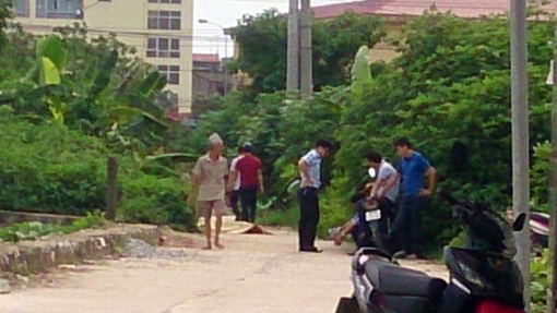 Đang điều khiển xe máy, nam thanh niên ngã xuống đường tử vong