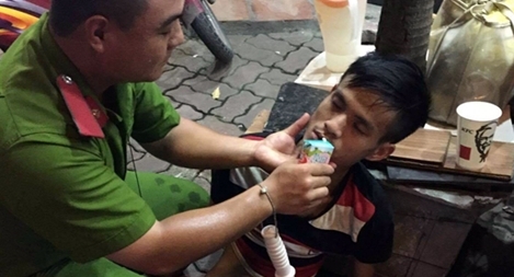 Nam thanh niên bị lừa bán sang Trung Quốc trốn thoát về Việt Nam