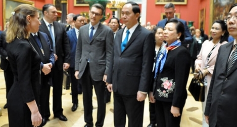 Chủ tịch nước Trần Đại Quang thăm các "địa chỉ đỏ" ở Saint Peterburg