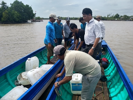 Chìm tàu chở hàng ở Cà Mau, thiệt hại trên 400 triệu đồng
