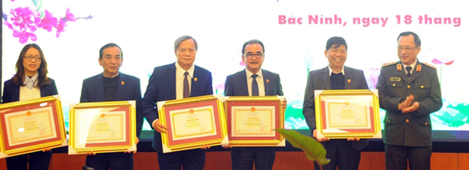 Bộ Công an trao Bằng khen tặng Công ty Phượng Hoàng