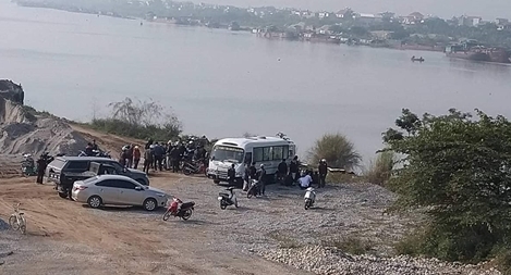 Đi thả cá tiễn ông Công, ông Táo, một người đàn ông chết đuối