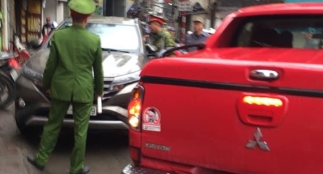 Tước GPLX tài xế điều khiển ô tô Toyota Rush đi vào đường cấm