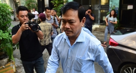 Bàn tay trái  của cựu Viện phó Nguyễn Hữu Linh trong vụ dâm ô  “vô tội”?