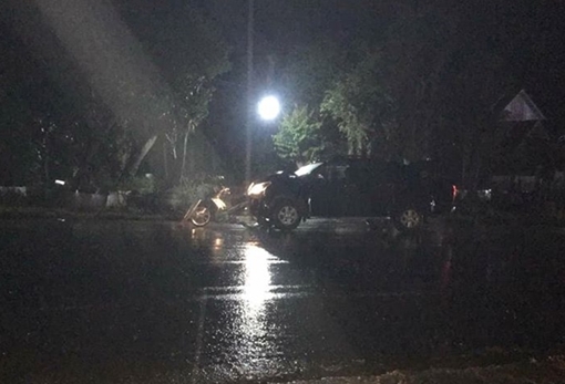 Hai người bị ô tô đâm tử vong khi dừng xe bên đường