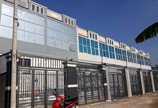 Tháo dỡ công trình xây dựng sai phép thách thức dư luận