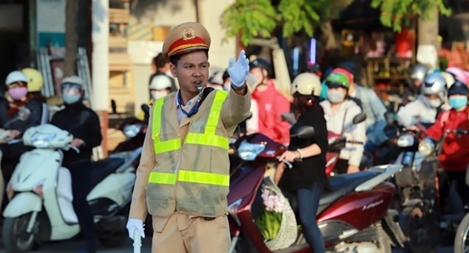 CSGT phân luồng từ xa, phối hợp chống đua xe sau trận Việt Nam –Thái Lan