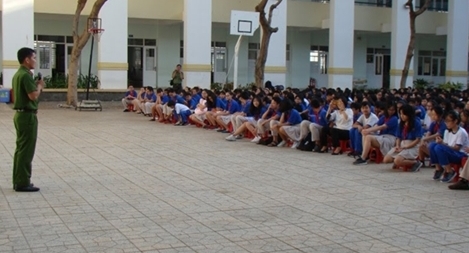 Tăng cường tuyên truyền hưởng ứng Ngày thế giới phòng chống AIDS