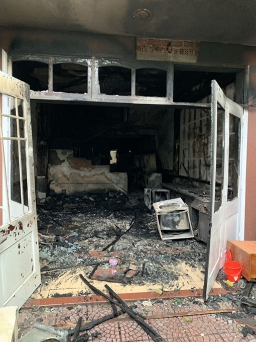 Cháy tiệm giặt lúc rạng sáng, một người nước ngoài bị thương nặng