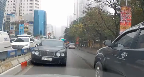 Tài xế lái “siêu xe” Bentley chạy ngược chiều ở Hà Nội là ai?